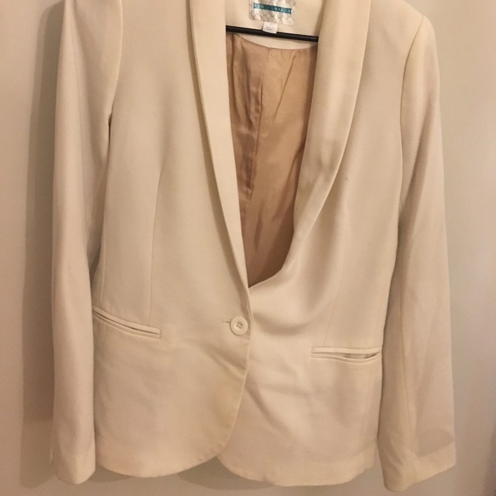 Pim and Larkin Cream Blazer